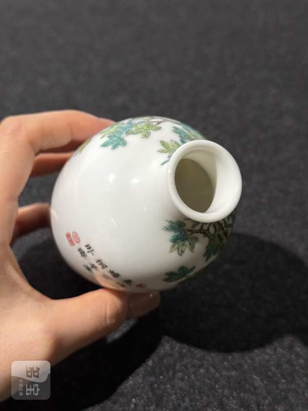 民国 珐琅彩玉兔诗文莱菔瓶 - 图6
